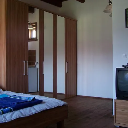 Gyumolcsliget Vendehaz Csehimindszent